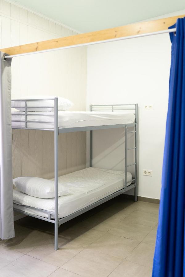 Albergue Barullo - Cubiculos - Literas - Habitaciones Sarria Esterno foto