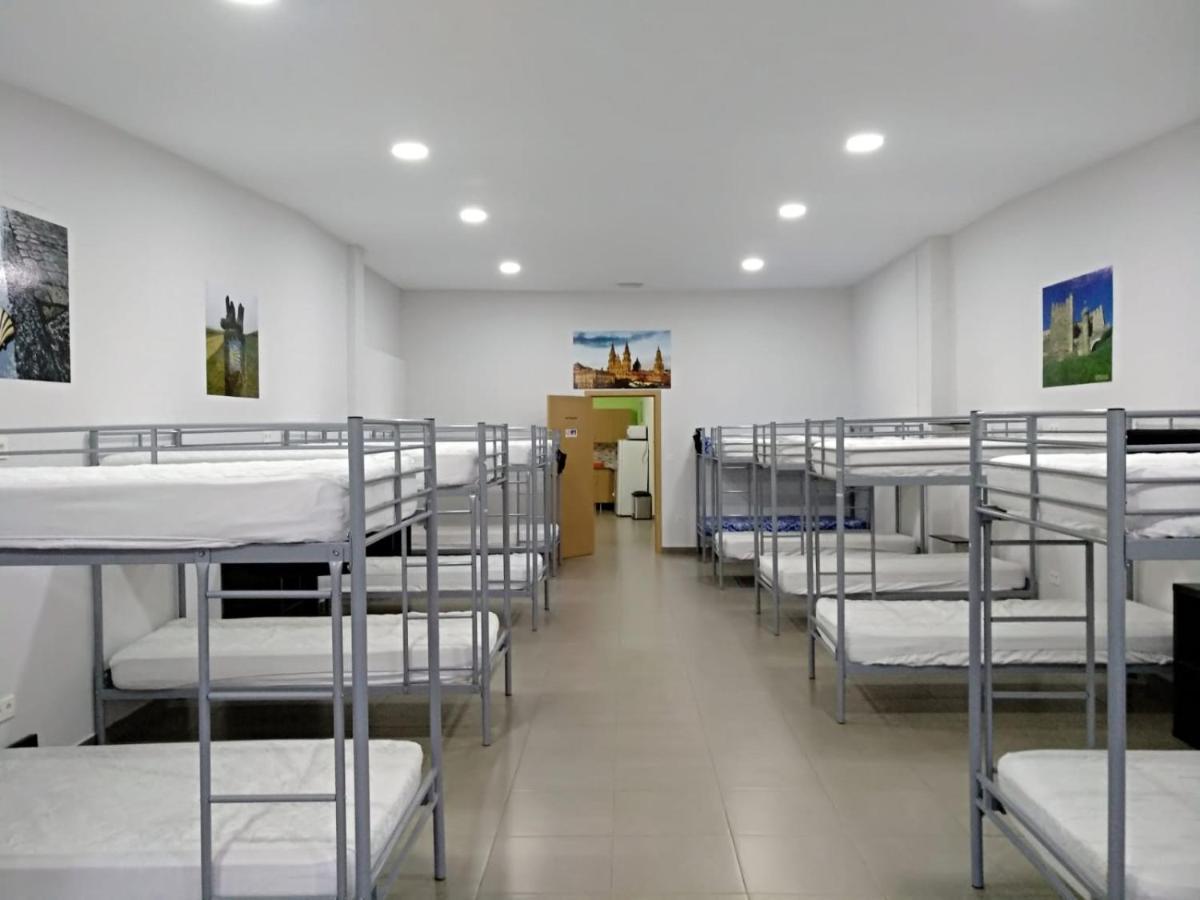 Albergue Barullo - Cubiculos - Literas - Habitaciones Sarria Esterno foto