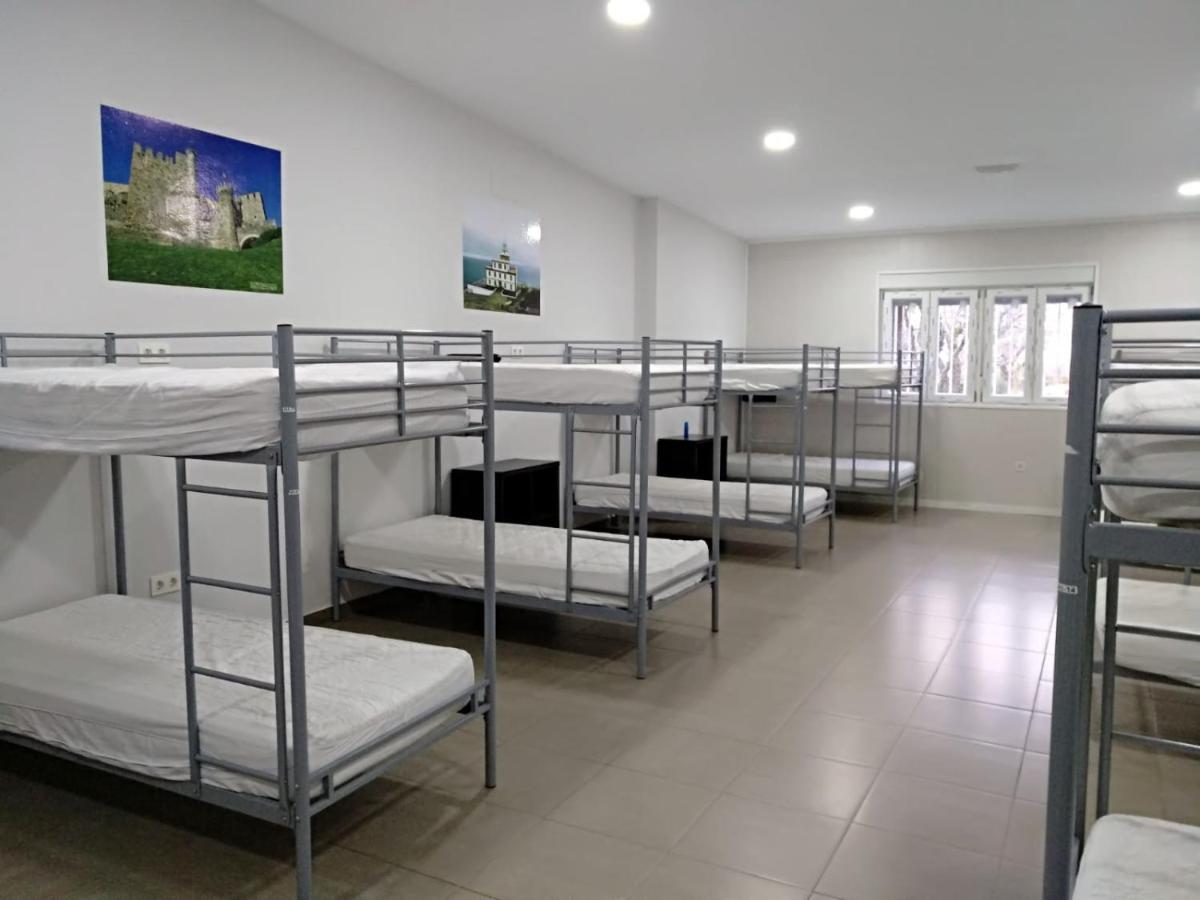 Albergue Barullo - Cubiculos - Literas - Habitaciones Sarria Esterno foto